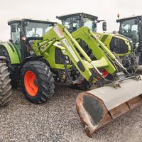 Trattore claas arion 460 + caricatore e benna