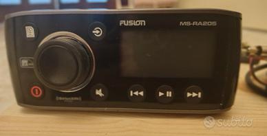 Fusion MS-RA205 radio marine con Bluetooth BT100