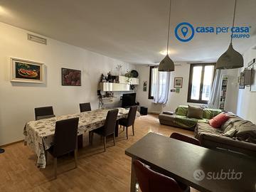 Elegante Appartamento quadrilocale due bagni in Ce