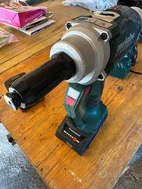 Rivettatrice professionale METABO