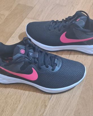 Scarpe Nike Revolution 6 ragazza 36,5