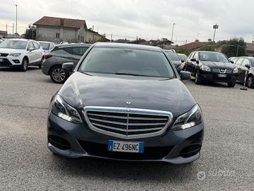 Mercedes-benz E 220 Blue TEC Automatic Premium -