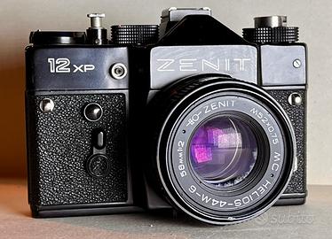 Fotocamera sovietica Zenith 12XP