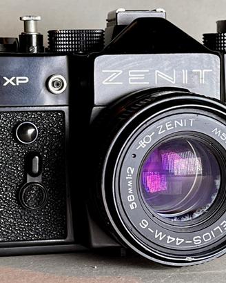 Fotocamera sovietica Zenith 12XP