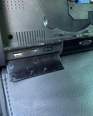 Poggiatesta autocon schermo integrato touch screen