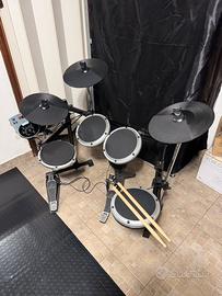 Batteria elettronica a 8 pezzi Behringer XD8USB.