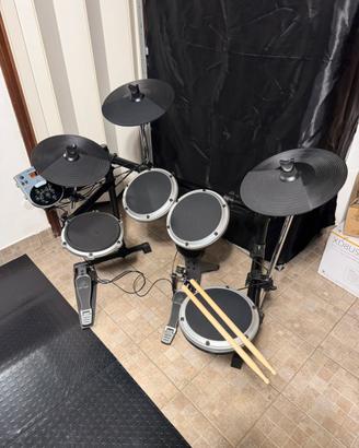 Batteria elettronica a 8 pezzi Behringer XD8USB.