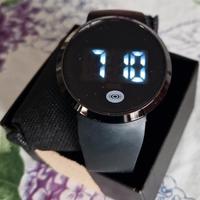 Orologio digitale a led