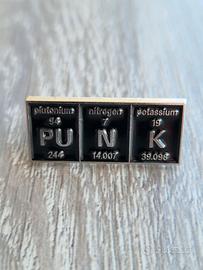 Spilla Punk pin badge brooch