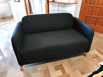 divano due posti Ikea 