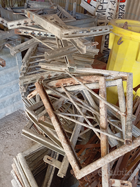 Cravatte per pilastri