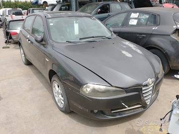 Alfa Romeo 147 JTDM con 0 km. Solo per ricambi.