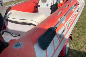 Gommone e motore 4 tempi