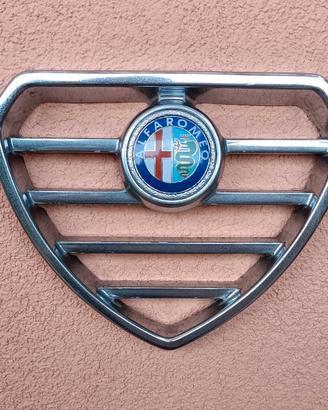 Scudo con logo per Alfa Romeo Giulietta anno 1978