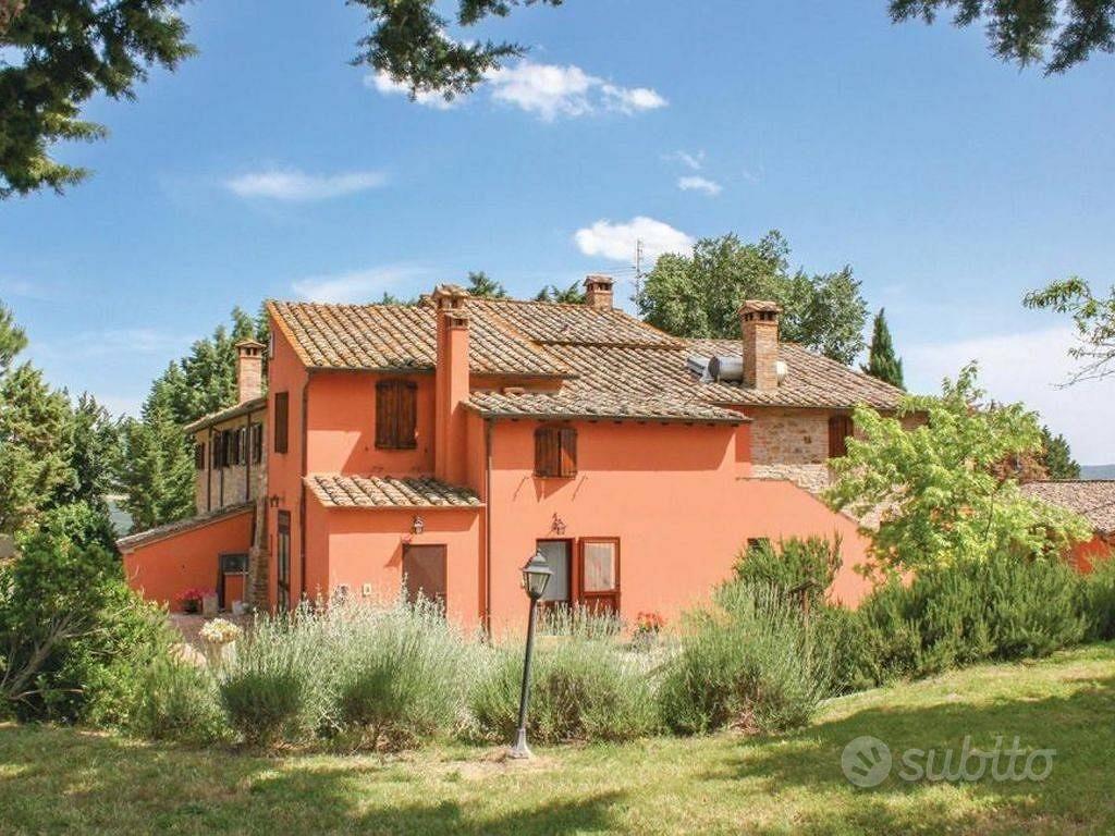 Rustico / Casale di 1500 m² con più di 5 locali e - Vista 4