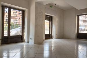 Locale Versatile per Studio, Ufficio o Commercio