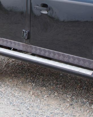 Coppia pedane laterali nere Defender 110