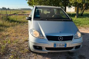 Mercedes A150 benzina con perdita di oloi!!!