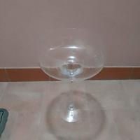 vaso di vetro  forma di calice