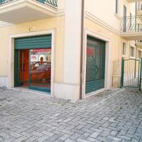 Locale uso commerciale