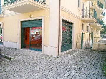 Locale uso commerciale