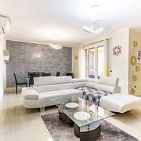 Semindipendente con ampie balconate