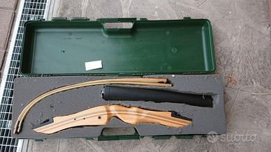 Arco scuola in legno con frecce carbonio e legno