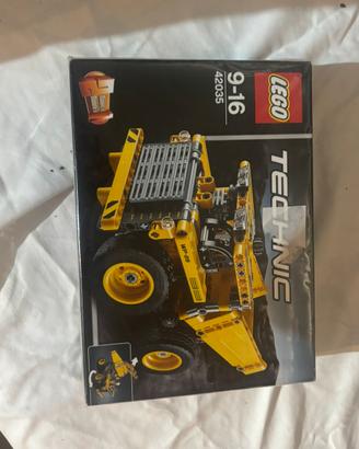 Lego technic 42035 2 in 1  ancora chiuso