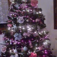 Albero di Natale compreso di addobbi