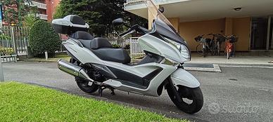 Scooter Honda SW-T400