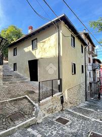 CASA INDIPENDENTE A TAGLIACOZZO