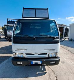 NISSAN CABSTAR 35.12 RIBALTABILE TRILATERALE