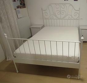 Letto Ikea con materasso e 2 comodini