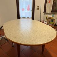 Tavolo tondo allungabile da cucina