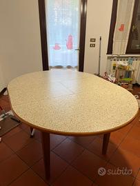 Tavolo tondo allungabile da cucina