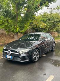 MERCEDES A 180d Automatic Premium - 2020