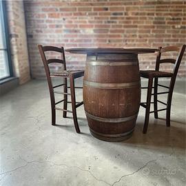 tavolo rustico in barile di vino con sedie in legn