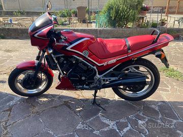 Honda vf400f