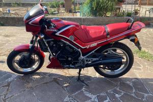Honda vf400f