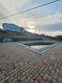 Villa indipendente con piscina a sassofeltrio