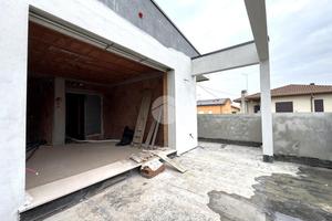 4 LOCALI A MARTELLAGO