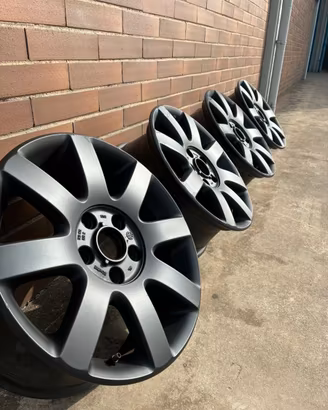 4 cerchi per volkswagen del 16’ neri opachi