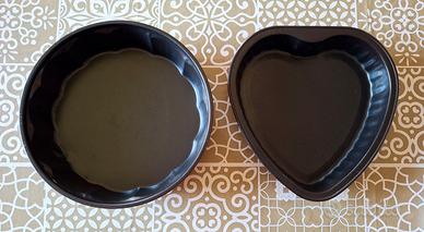 Due tortiere antiaderenti cuore e fiore