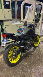 YAMAHA MT 07 - AKRAPOVIC COMPLETO
