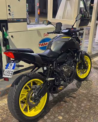 YAMAHA MT 07 - AKRAPOVIC COMPLETO