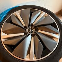 Gomme e cerchi Nissan Juke F16