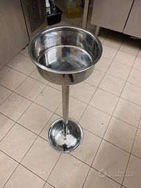 Colonna porta secchiello