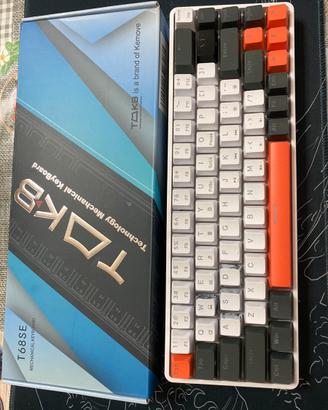 Tastiera gaming meccanica con tasti custom