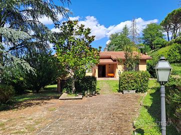 VILLA SINGOLA A RIGNANO FLAMINIO