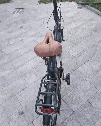 Bicicletta pedalata assistita